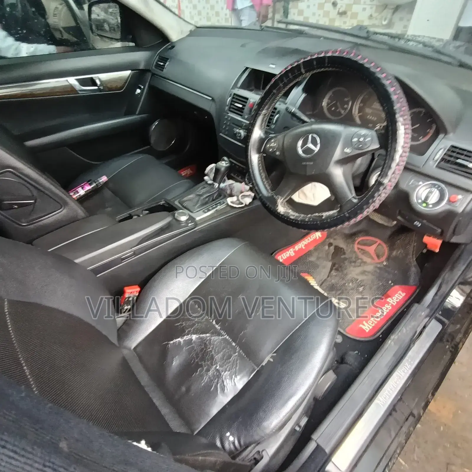 Mercedes-Benz C200 2012 Black