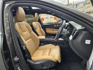 Volvo XC60 2020 Gray