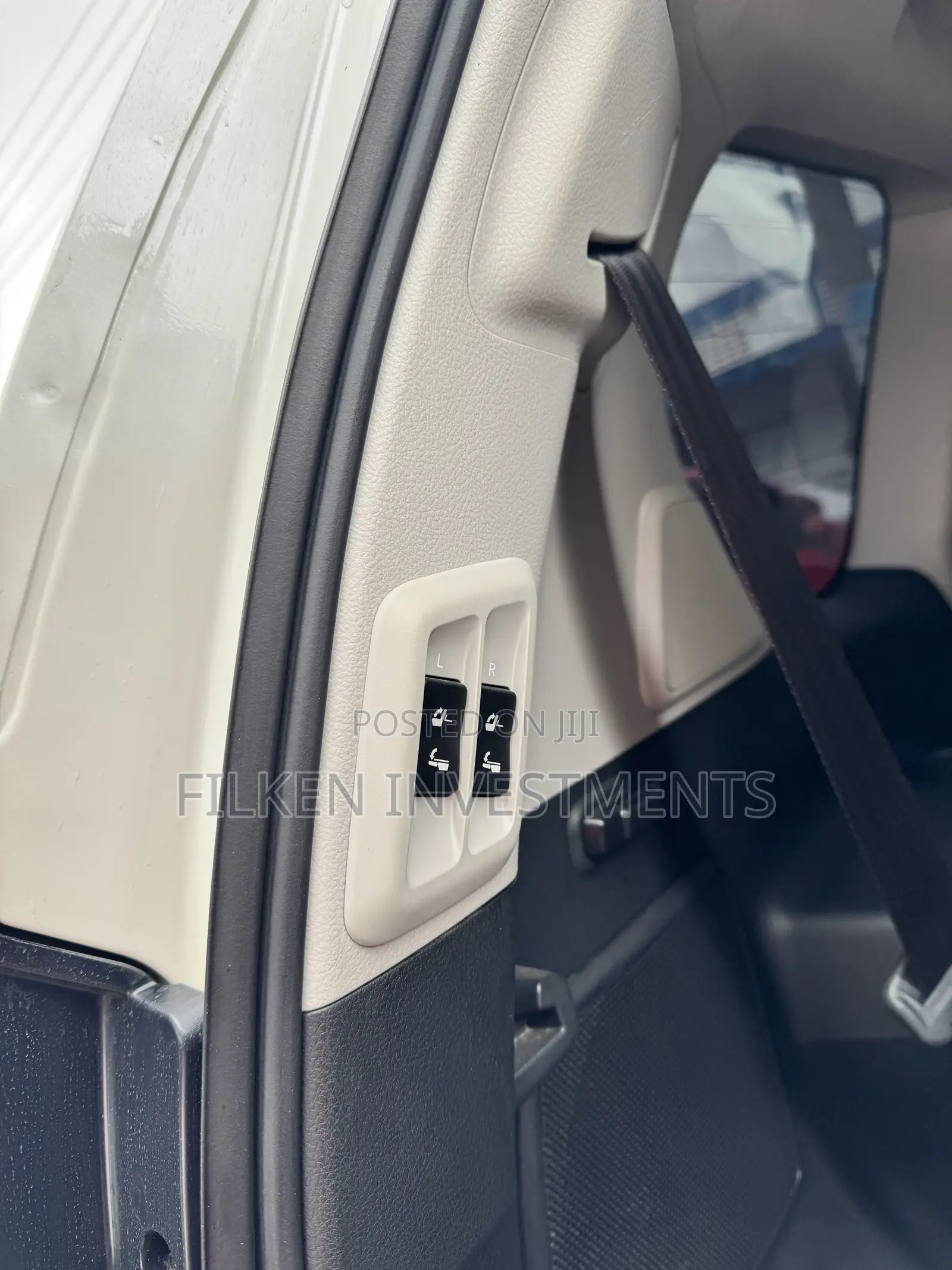 Toyota Land Cruiser Prado 2.7 2018 White