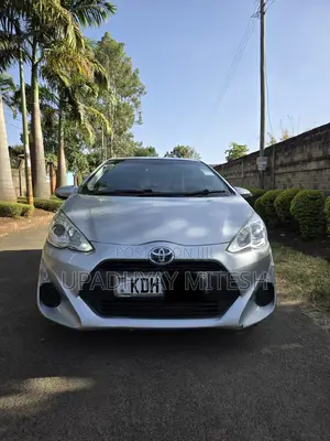 Toyota Aqua 2015 Silver