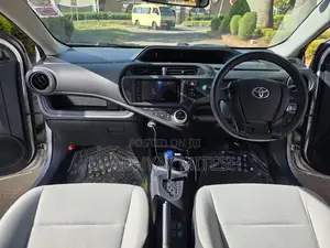 Toyota Aqua 2015 Silver