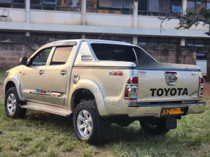 Toyota Hilux 2007 Silver