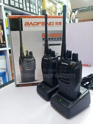 Baofeng Bf-888s Walkie Talkie Pair With Free Earpieces