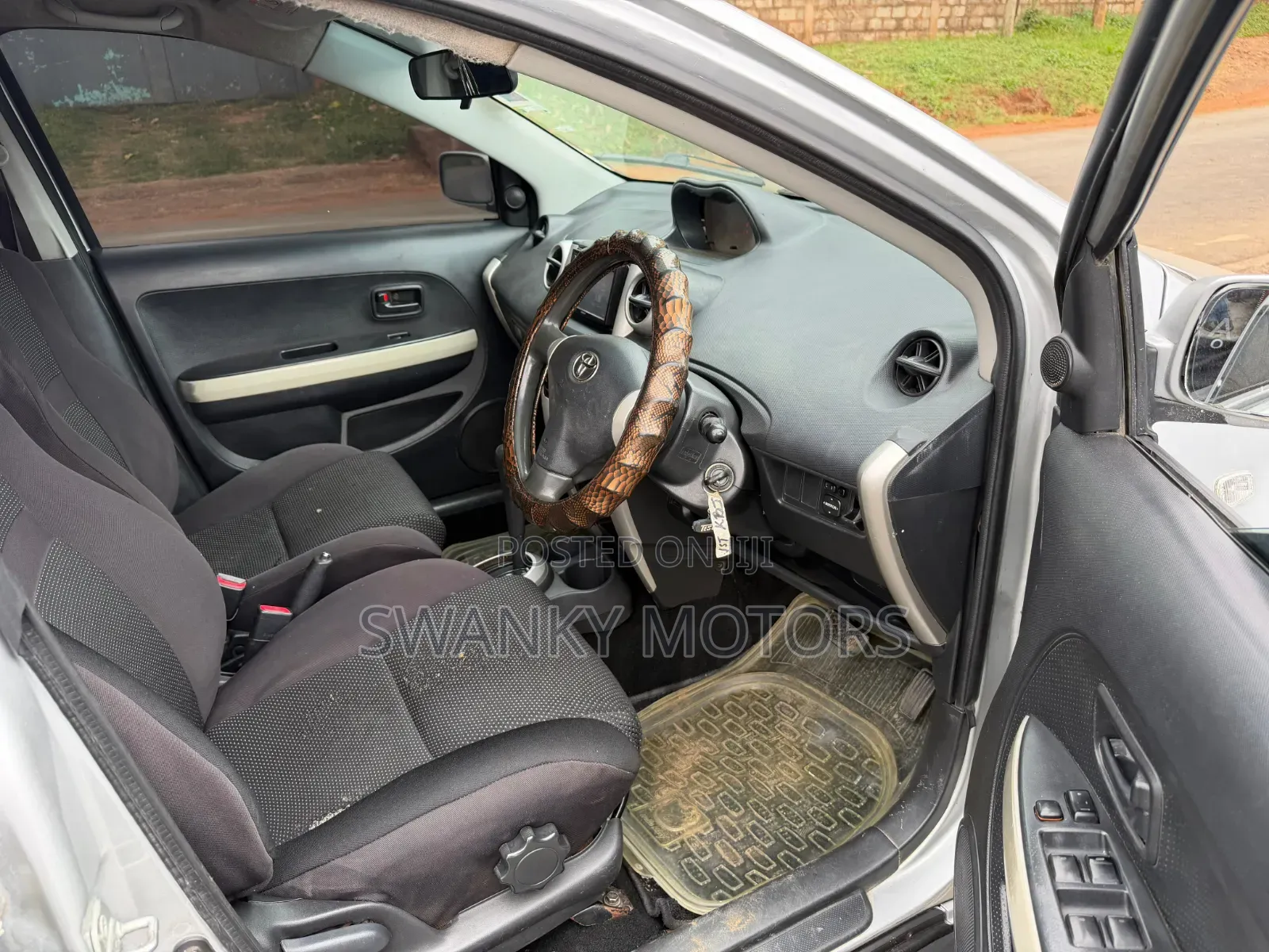 Toyota IST 2003 Silver