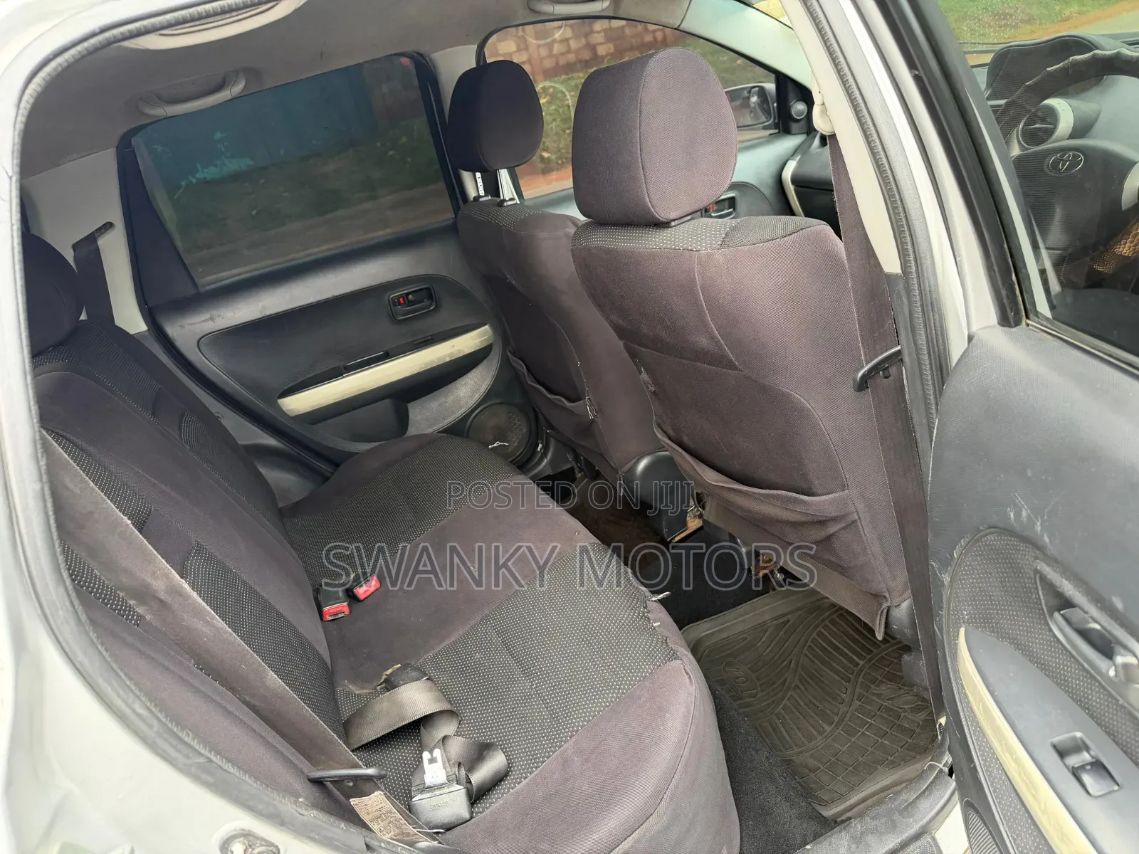 Toyota IST 2003 Silver