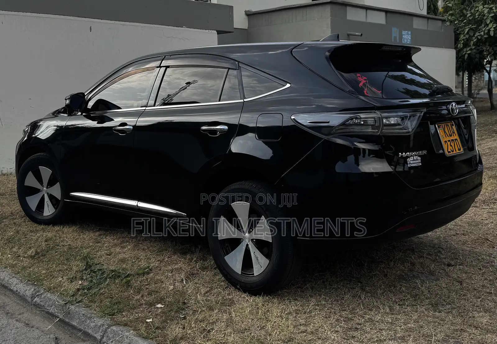 Toyota Harrier 2.0 4WD 2014 Black