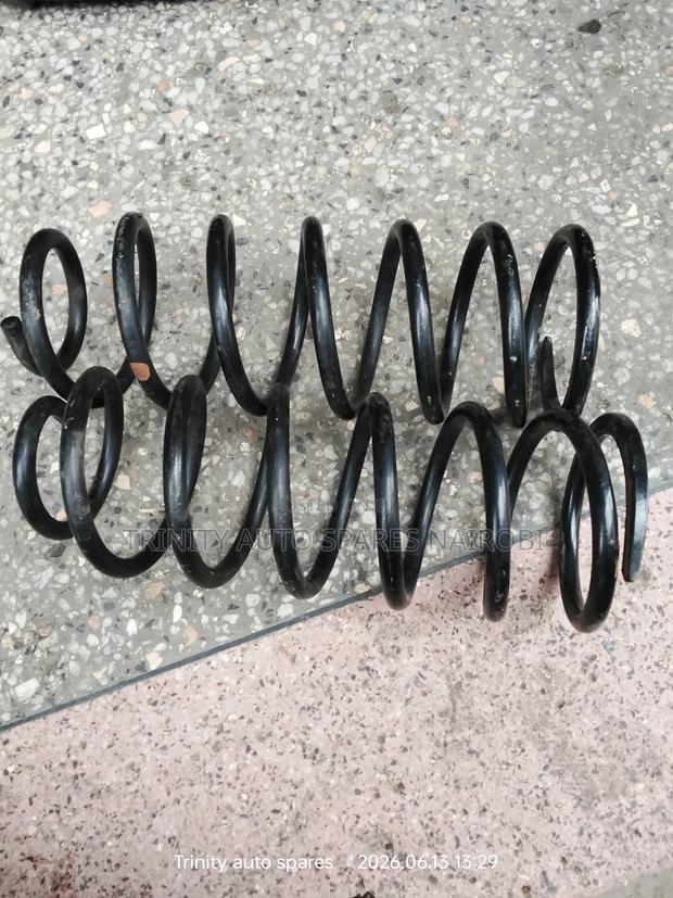 Original Ex Japan Jeep Cherokee Front Heavy Duty Coil Springs - thumbnail 3