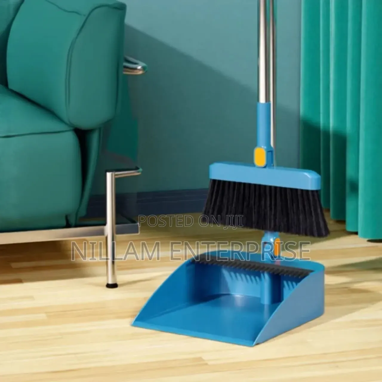 *2 in 1 Foldable Rotating Broom Dustpan Set*
