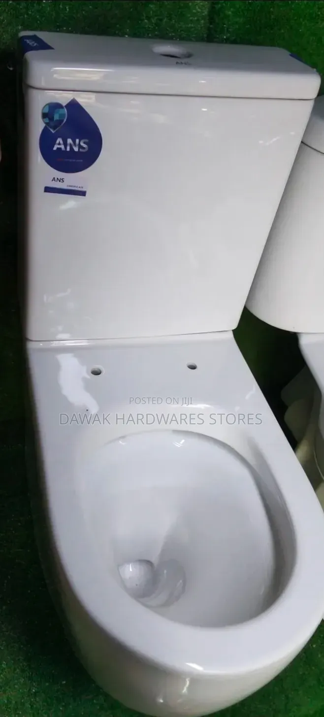 Square Sophisticated Close Couple Toilet