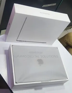 Laptop Apple MacBook Air 2022 M2 8GB Apple M2 SSD 512GB