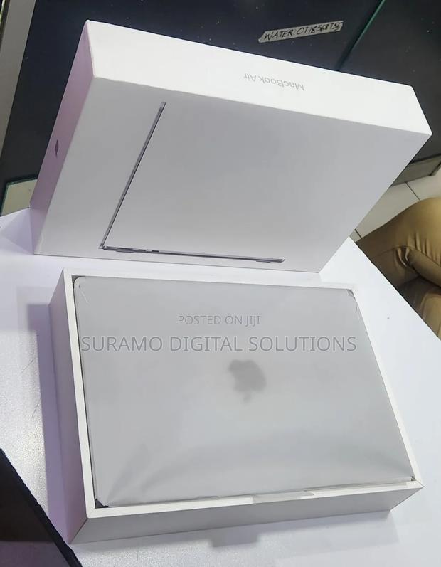 Laptop Apple MacBook Air 2022 M2 8GB Apple M2 SSD 512GB