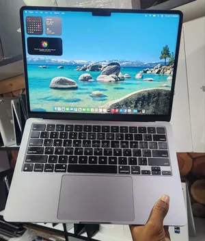 Laptop Apple MacBook Air 2022 M2 8GB Apple M2 SSD 512GB