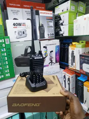 Baofeng Uv82 Walkie Talkie With Earphones Two Way Radio
