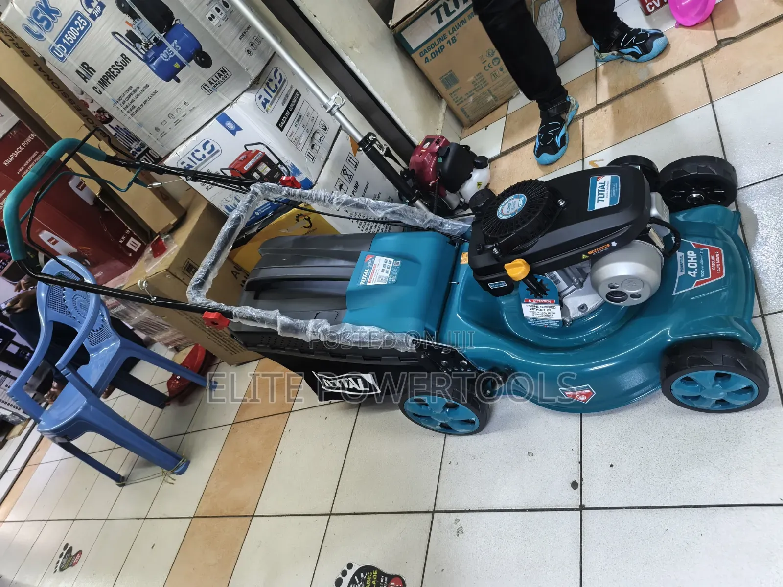 Total18" Self-Propelled Petrol Lawn Mower 4.0hp Grass Cutting Machine