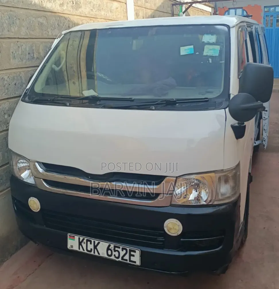 Toyota HiAce 2013 White