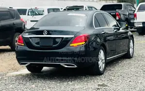 Mercedes-Benz C200 2019 Green