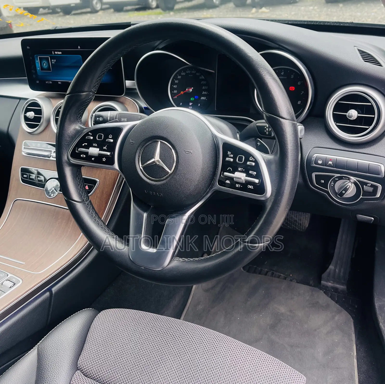Mercedes-Benz C200 2019 Green