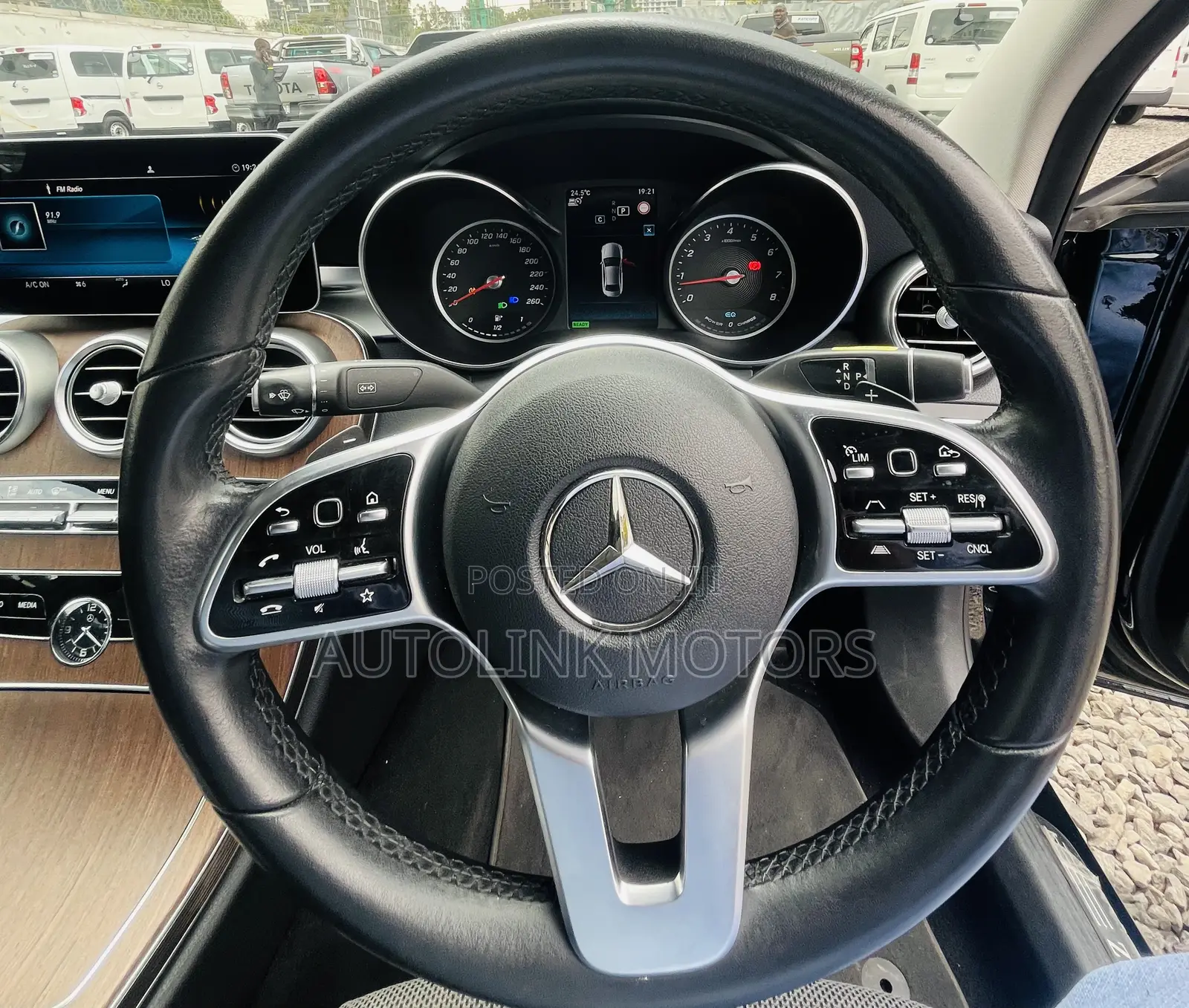 Mercedes-Benz C200 2019 Green