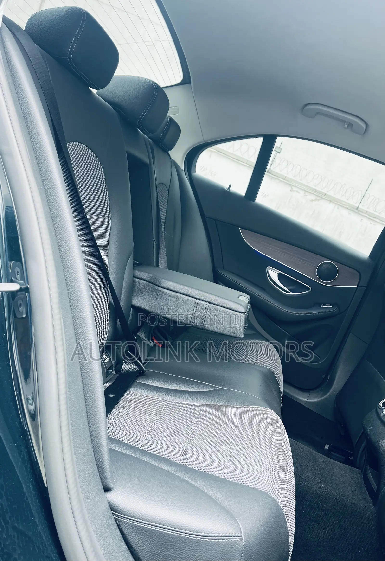 Mercedes-Benz C200 2019 Green
