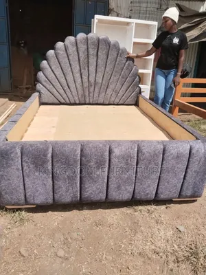 Classy 5×6 Grey Chester Bed