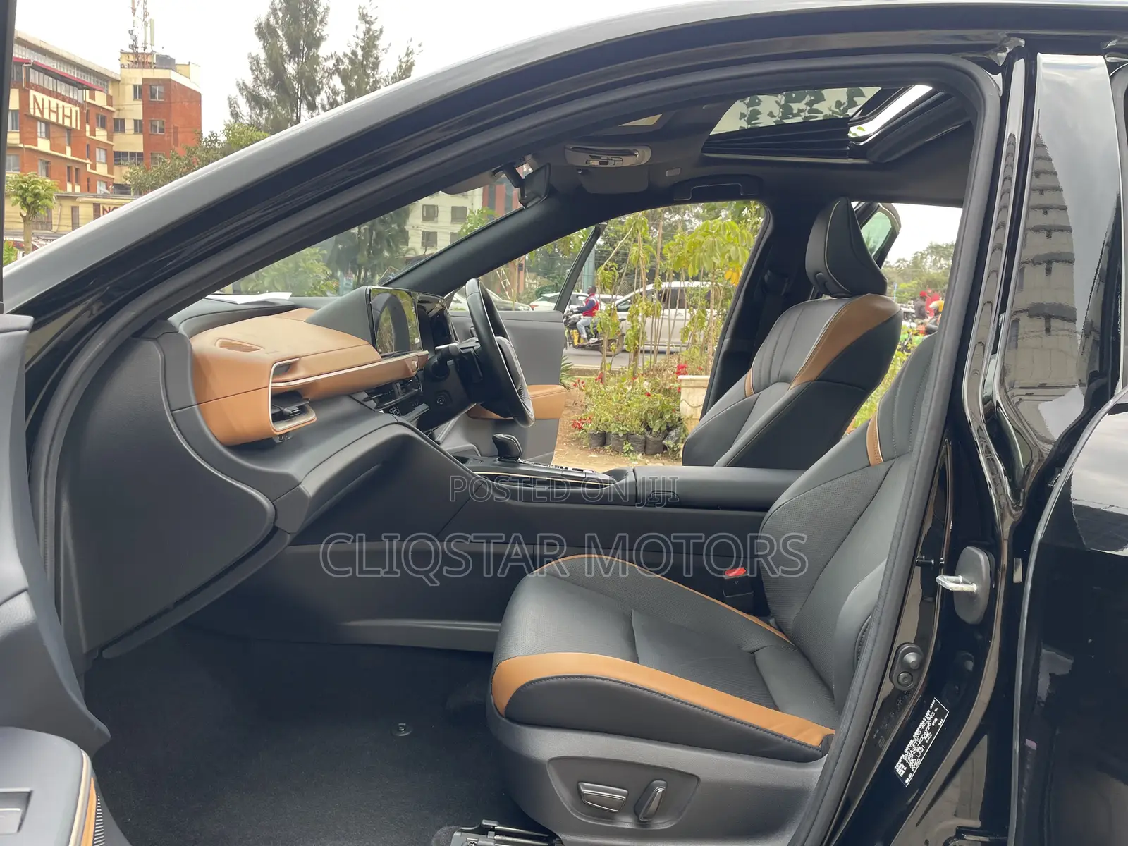 Toyota Crown Platinum 2023 Black