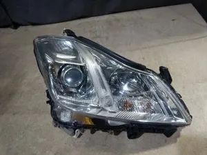 Toyota Crown 2012 X-Japan Headlight
