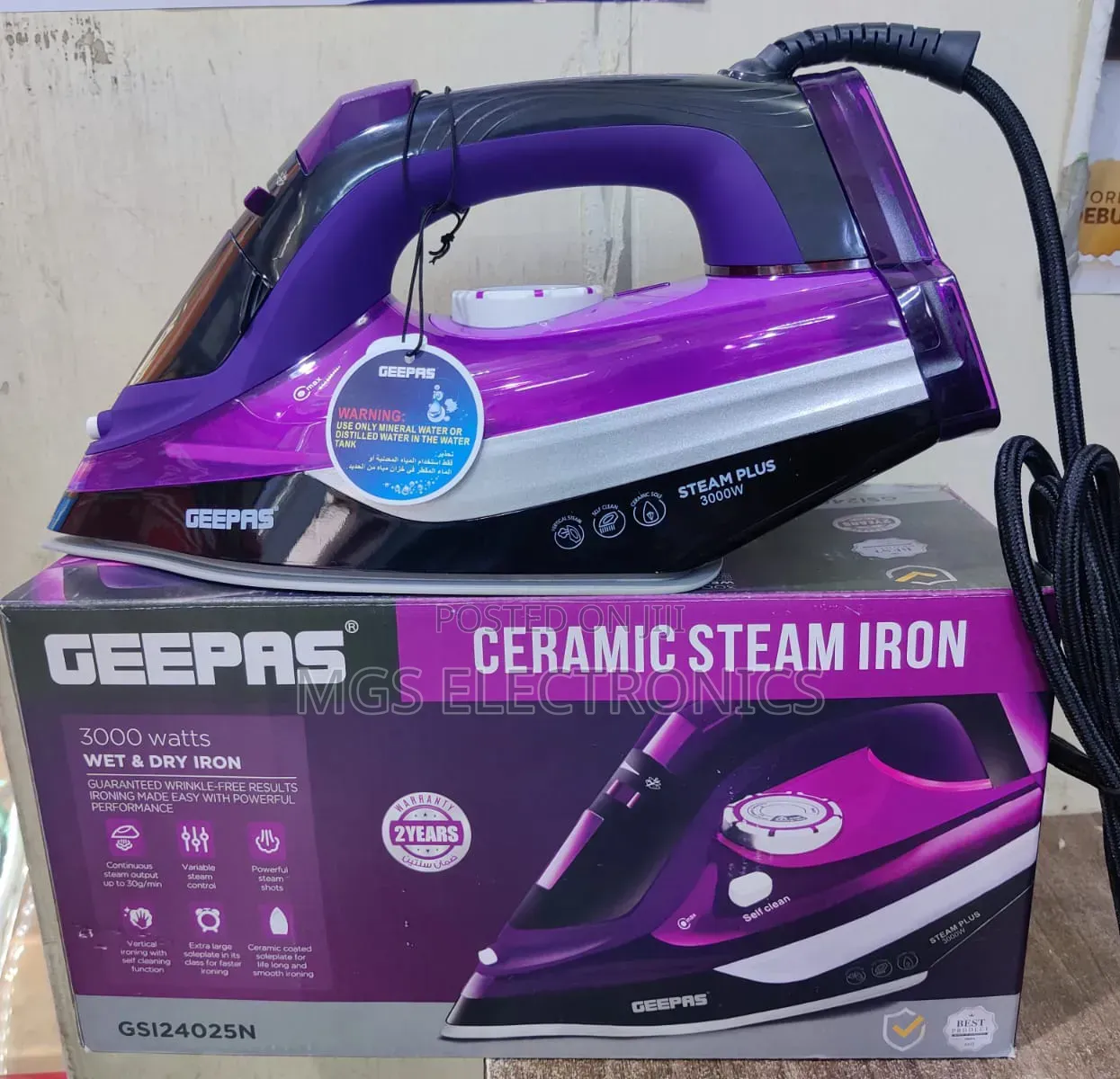 *Geepas Heavy Duty Ceramic Wet Dry Steam Iron 3000w Gsi24025n