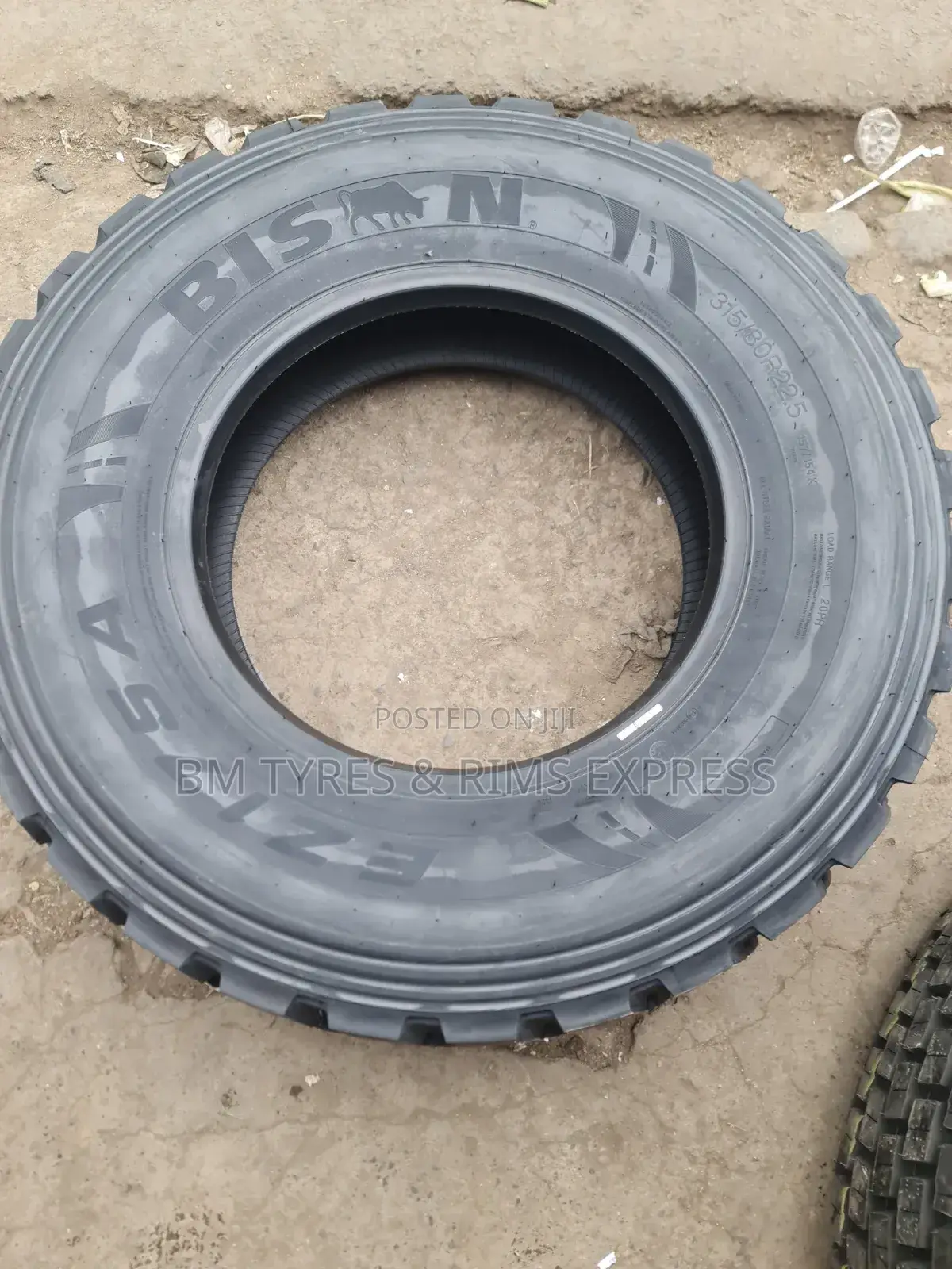 315 /80 R22.5 Bison Tires (Diff)
