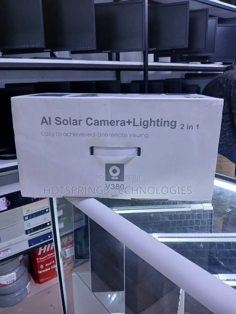 V380 Ai Solar Camera + Lighting 2 in 1