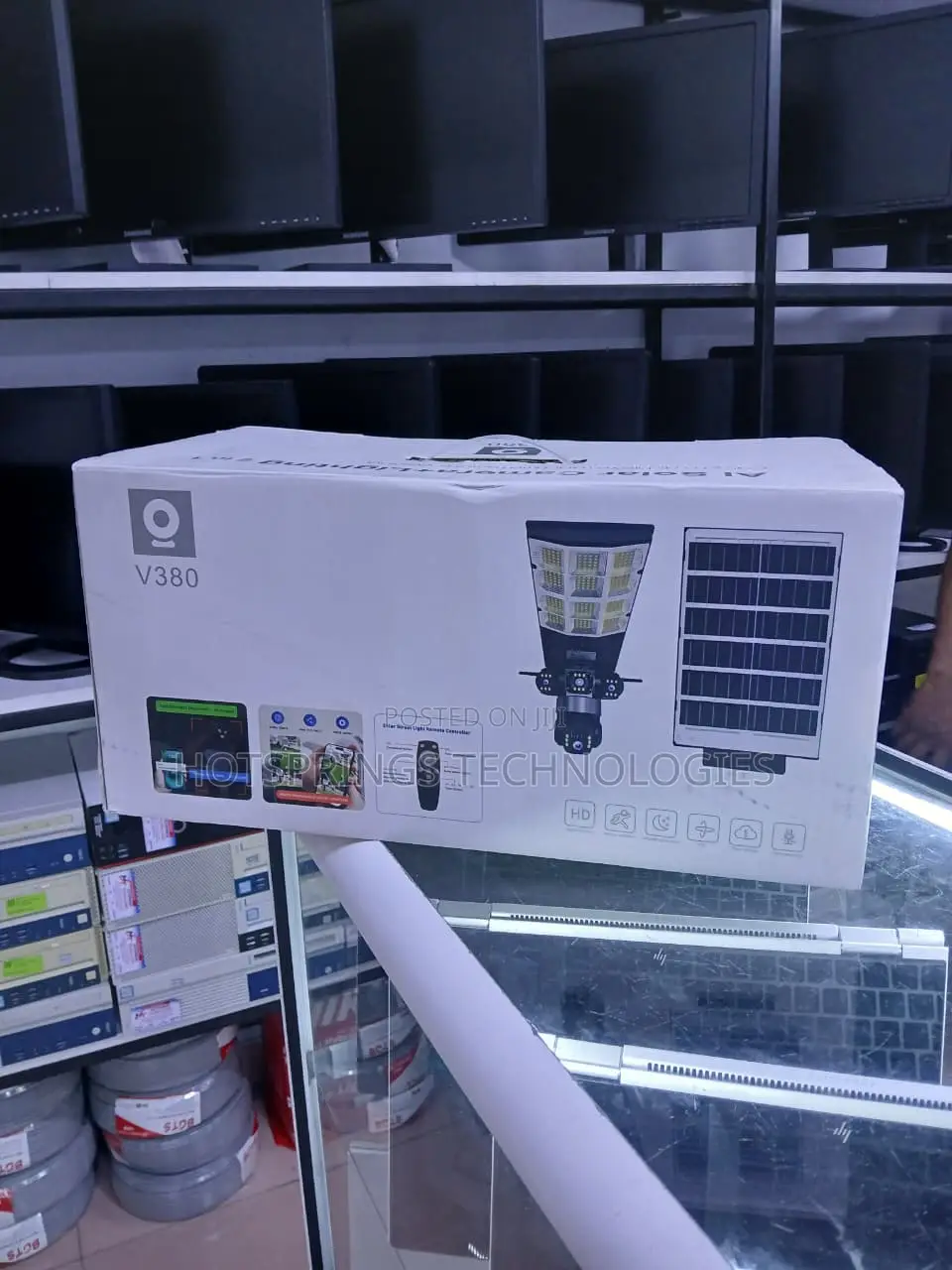 V380 Ai Solar Camera + Lighting 2 in 1