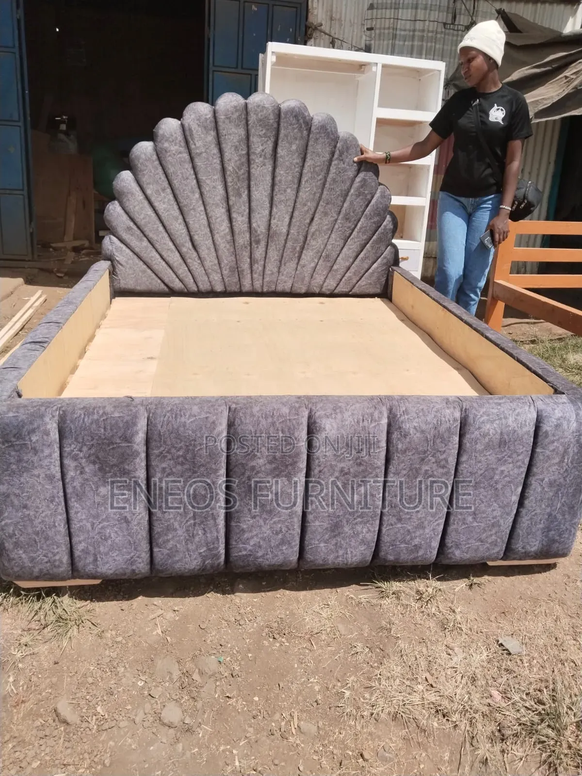 Grey 5×6 Chester Bed
