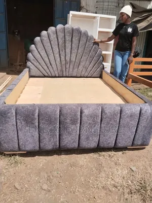 Grey 5×6 Chester Bed