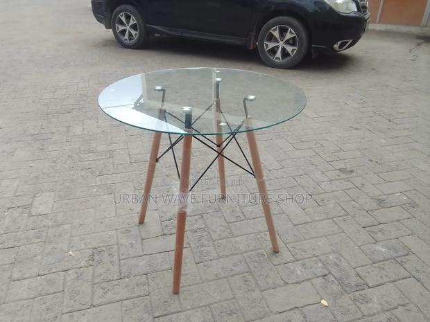 Top Glass Eams Table