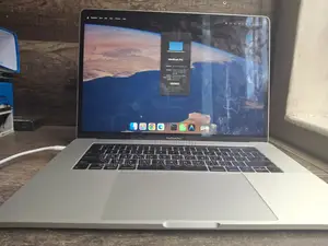 Laptop Apple MacBook Pro 2019 16GB Intel Core i7 SSD 256GB