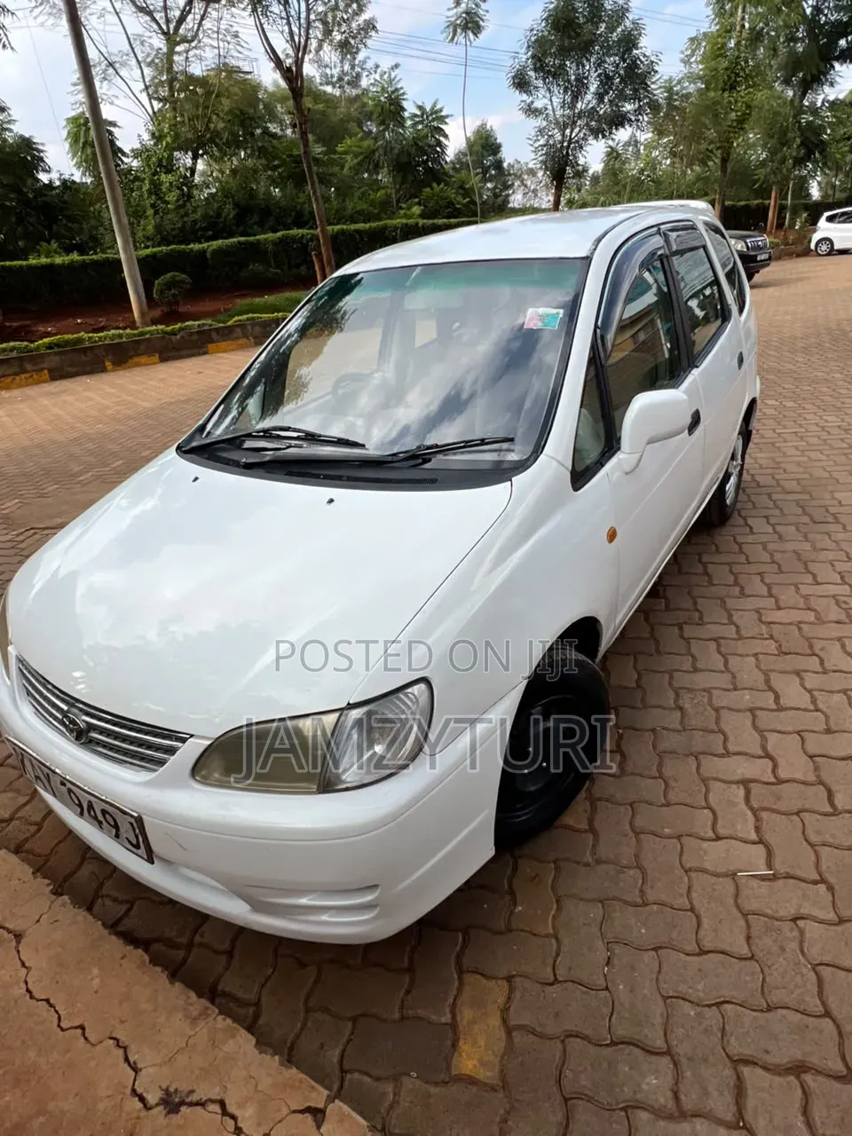Toyota Corolla Spacio 2000 White