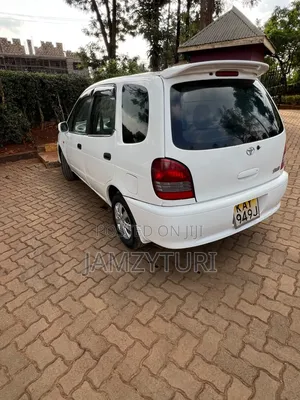 Toyota Corolla Spacio 2000 White