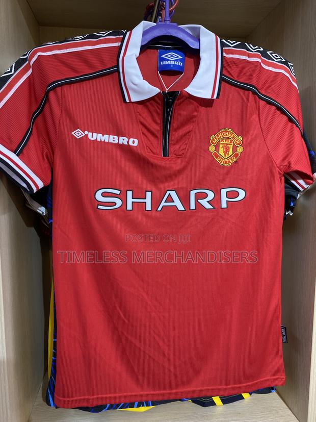Manchester United Retro Kit