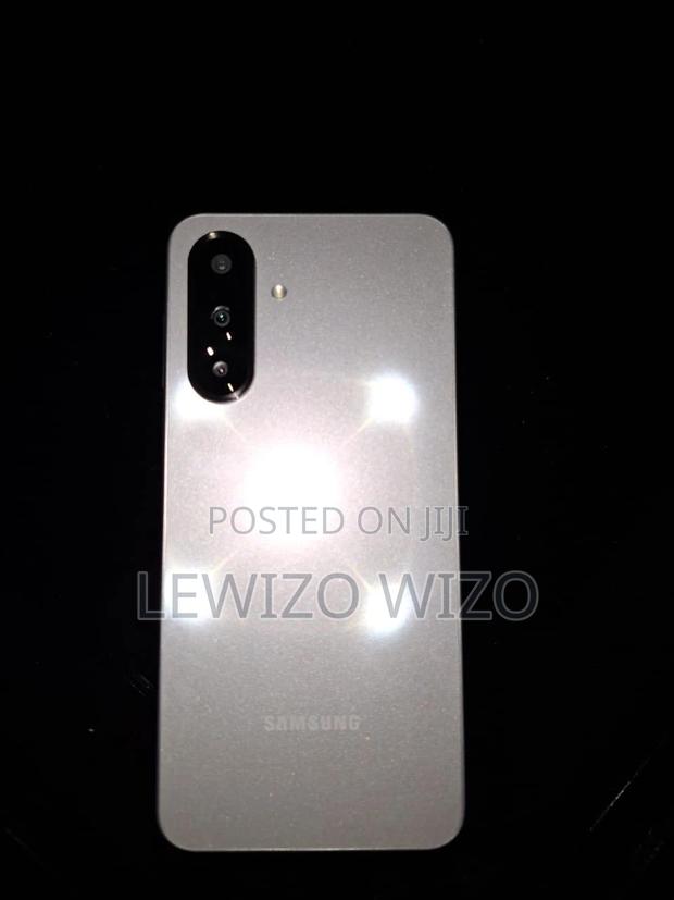 New Samsung Galaxy A17 128 GB Silver