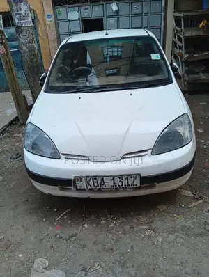 Toyota Prius 2000 White