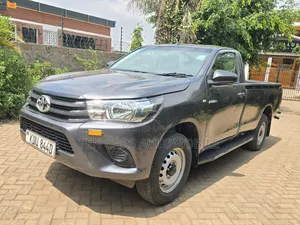 Toyota Hilux 2024 Gray