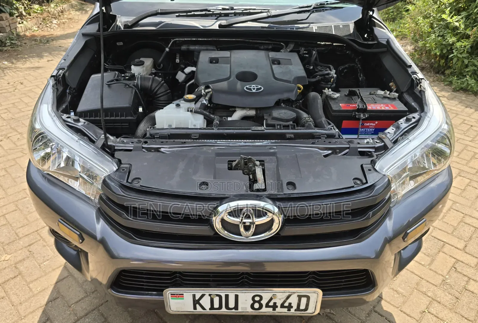 Toyota Hilux 2024 Gray