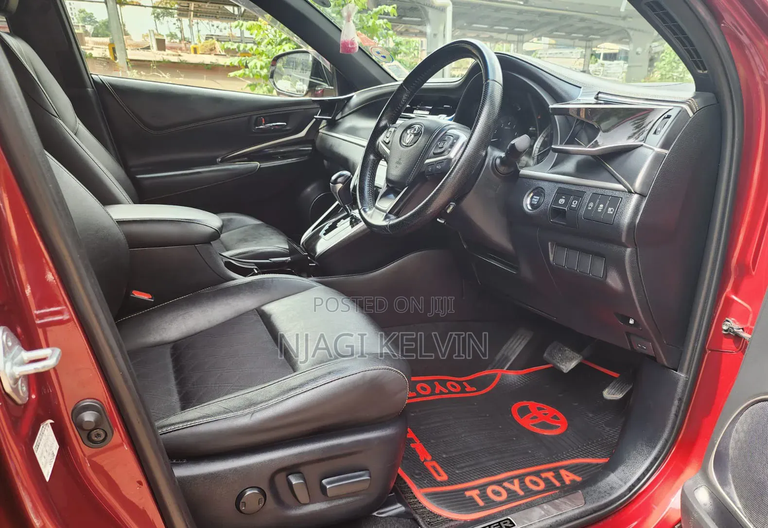 Toyota Harrier 2.0 2017 Red