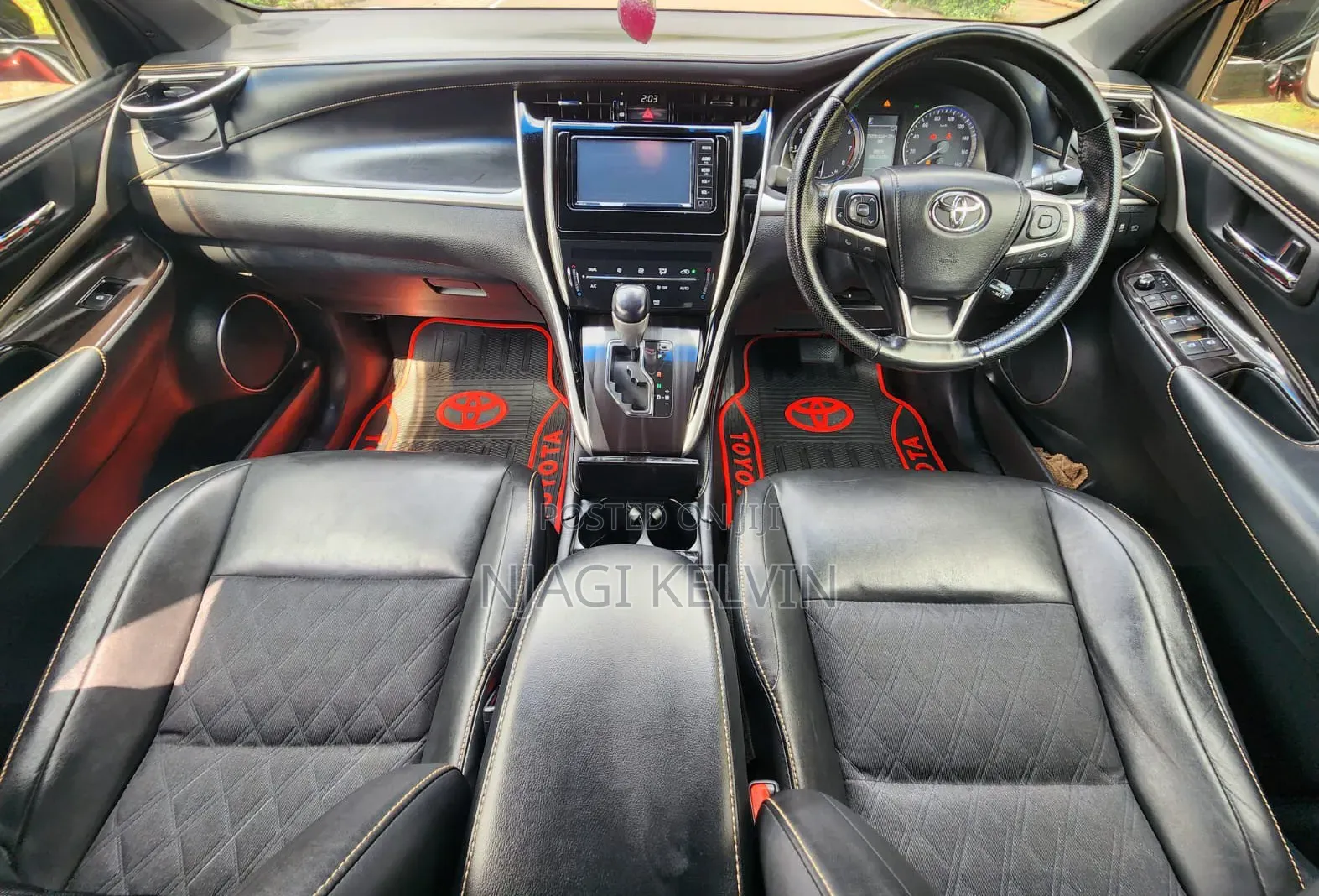 Toyota Harrier 2.0 2017 Red