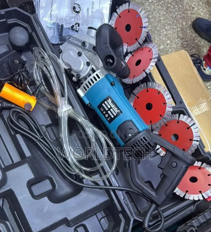 Makita Electric Wall Chaser Machine
