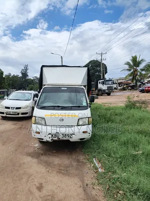 Nissan Vanette Truck