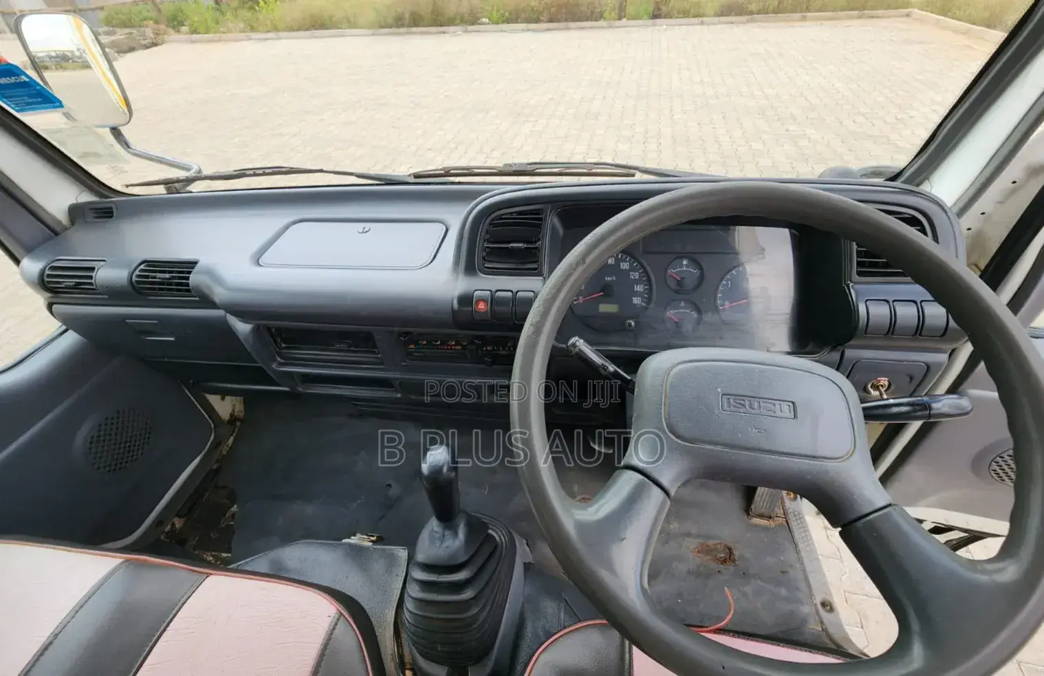 Iisuzu NKR