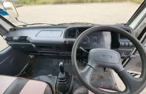Iisuzu NKR