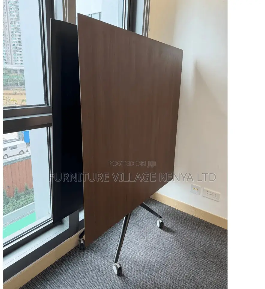 Wooden Foldable Meeting Desk