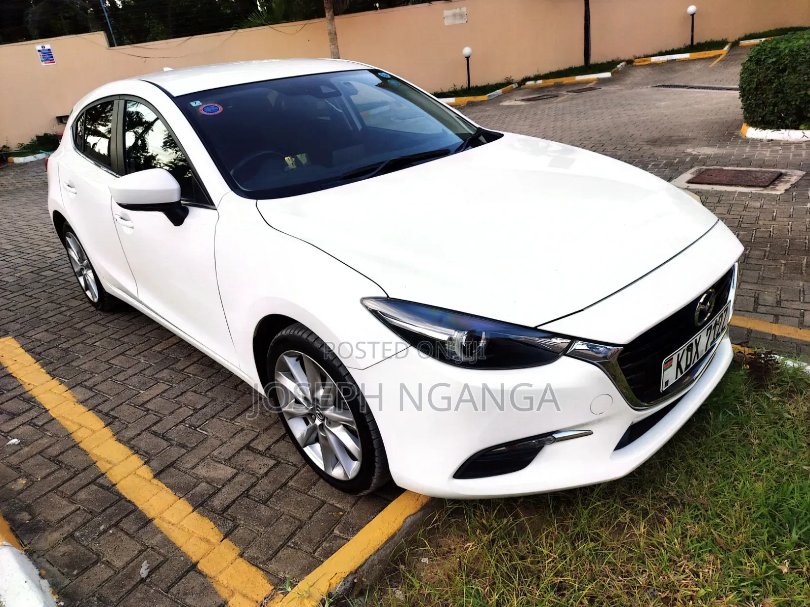 Mazda Axela 2018 White