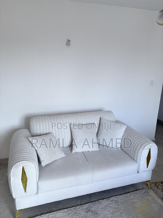 6 Seater Sofa - thumbnail 3